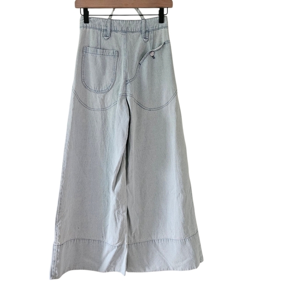 House Of Sunny Handlebar Curve Light Wash Wide Leg Jeans - Picture 8 of 13